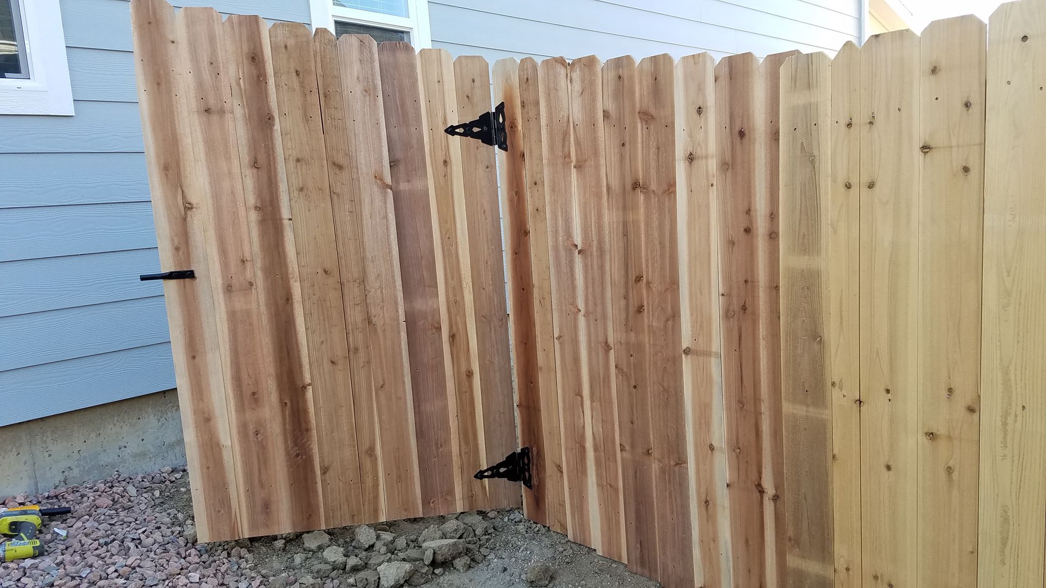 Wood fence installation, project 28