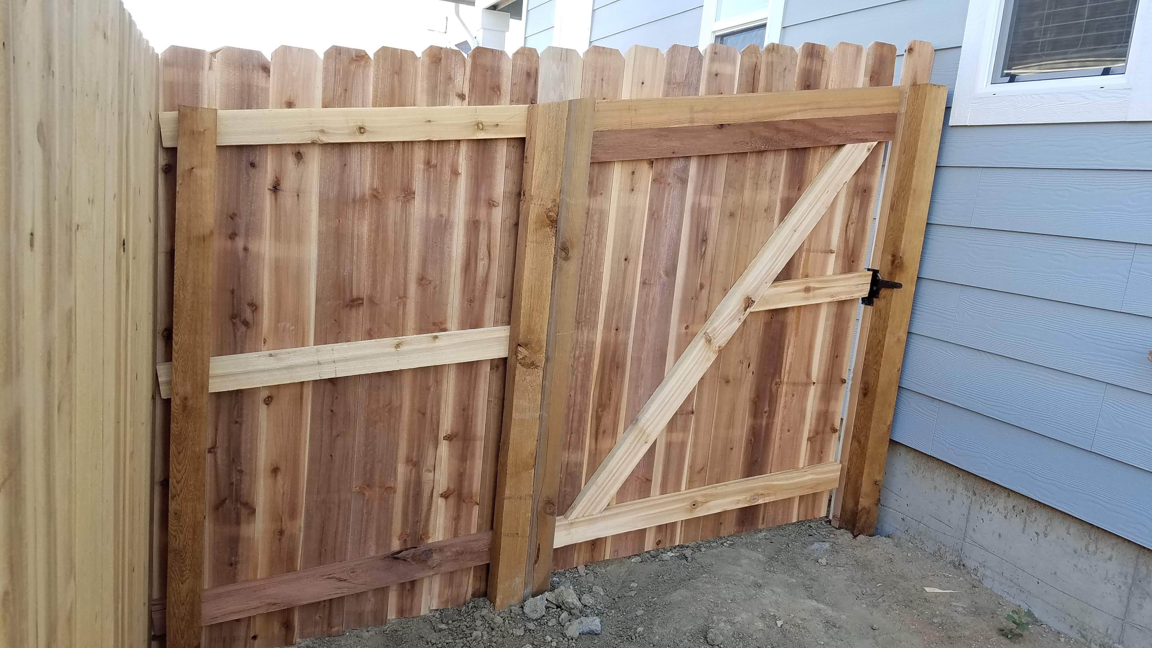 Wood fence installation, project 67